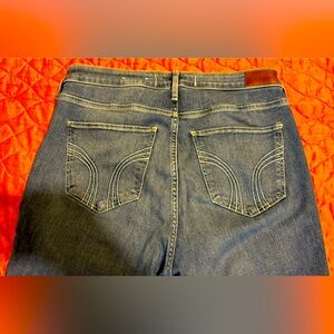 ❤️HOLLISTER WOMENS CA CURVY HIGH-RISE SUPER SKINNY❤️❤️SIZE W32 L29❤️❤️